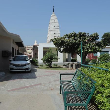 Radha Madhav Ashram Vrindāvan Exterior photo