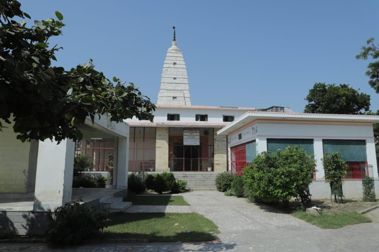 Radha Madhav Ashram Vrindāvan Exterior photo