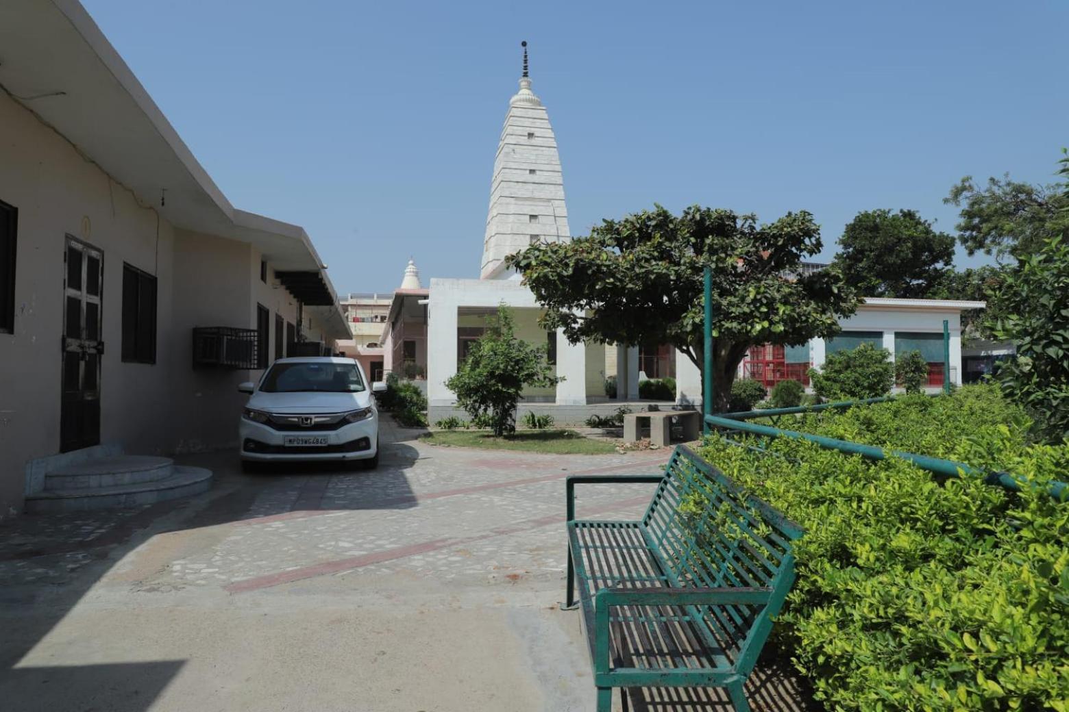 Radha Madhav Ashram Vrindāvan Exterior photo